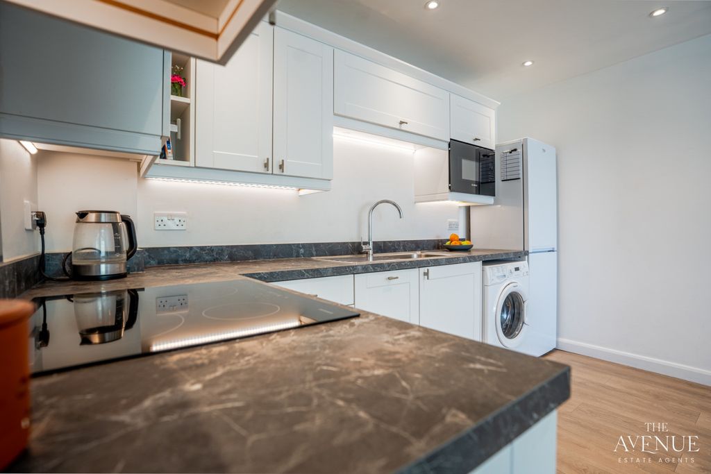 Property photo 3 of 9 5004405