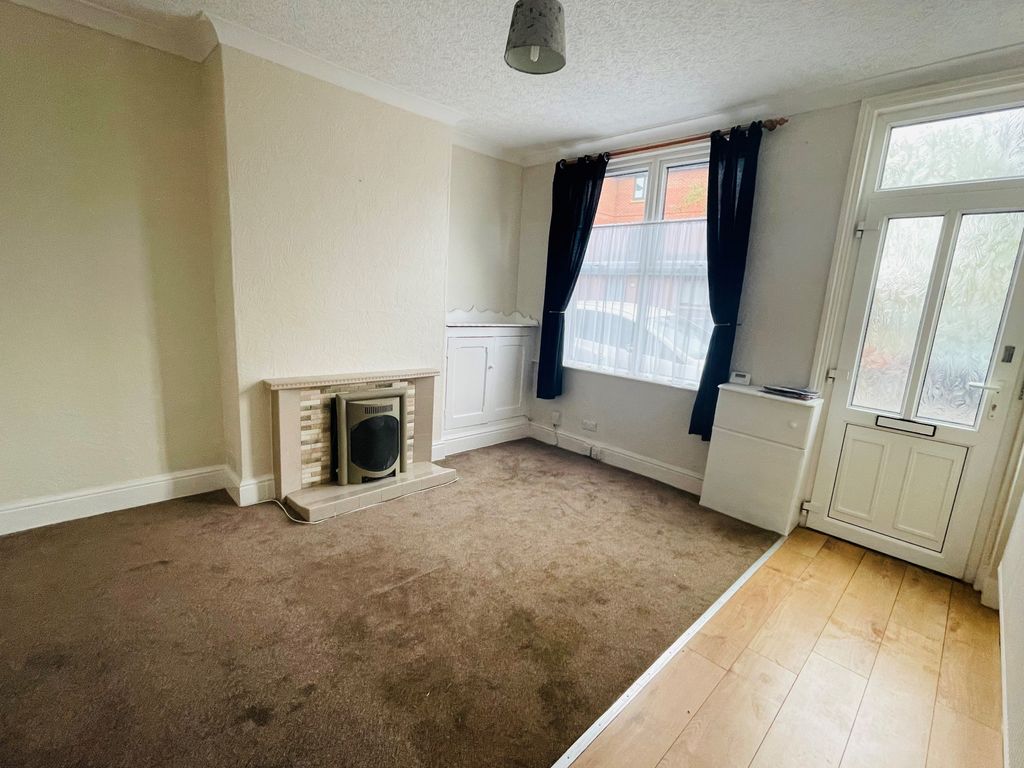 Property photo 2 of 7 Lounge