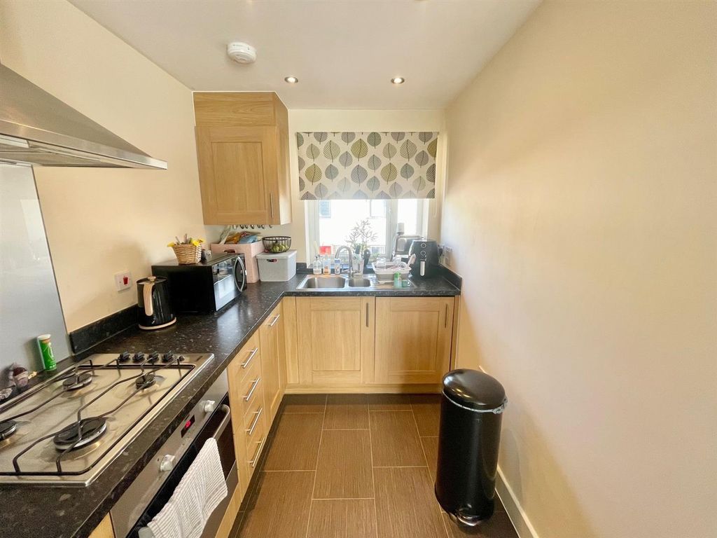 Property photo 2 of 9 Kitchen.Jpg