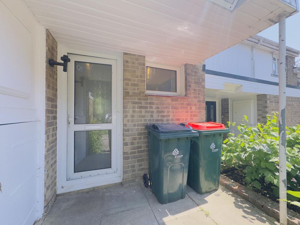 Property photo 1 of 14 Front (Exterior)