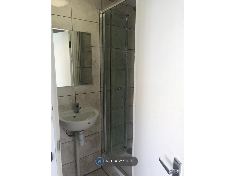 Property photo 2 of 9 Shower Room