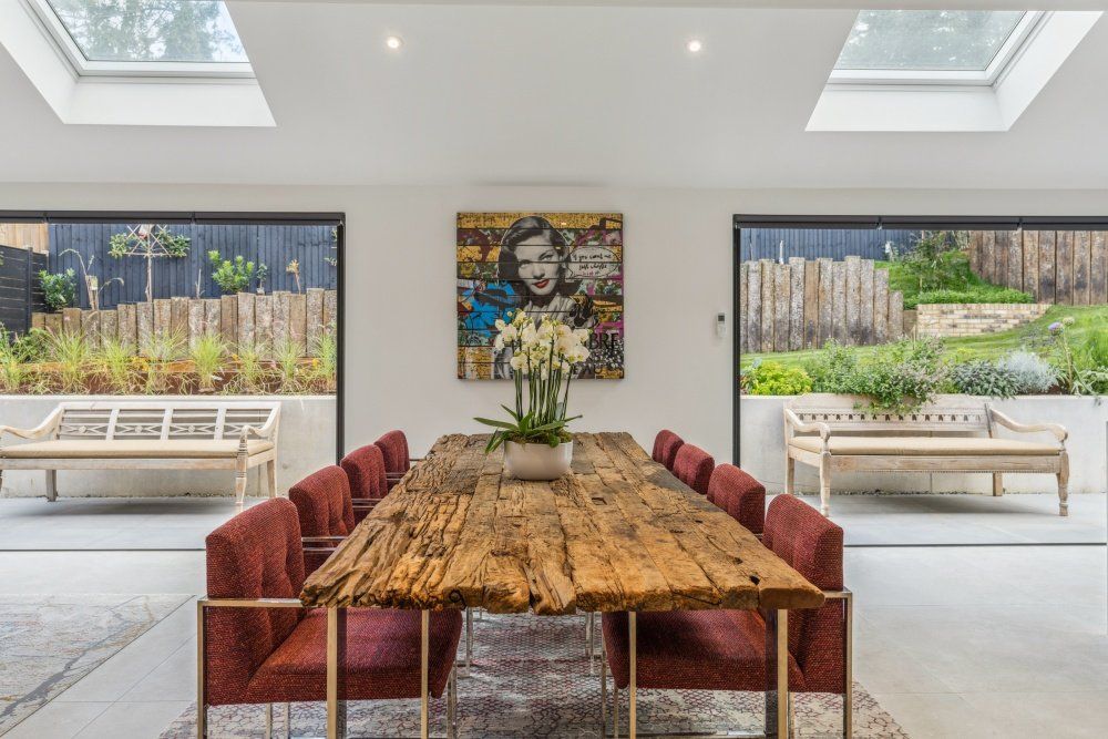 Property photo 3 of 10 Dining