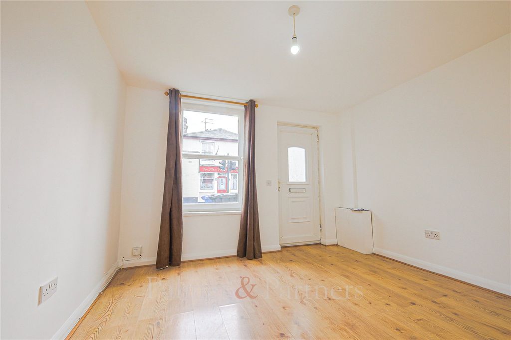 Property photo 2 of 7 Picture No. 16