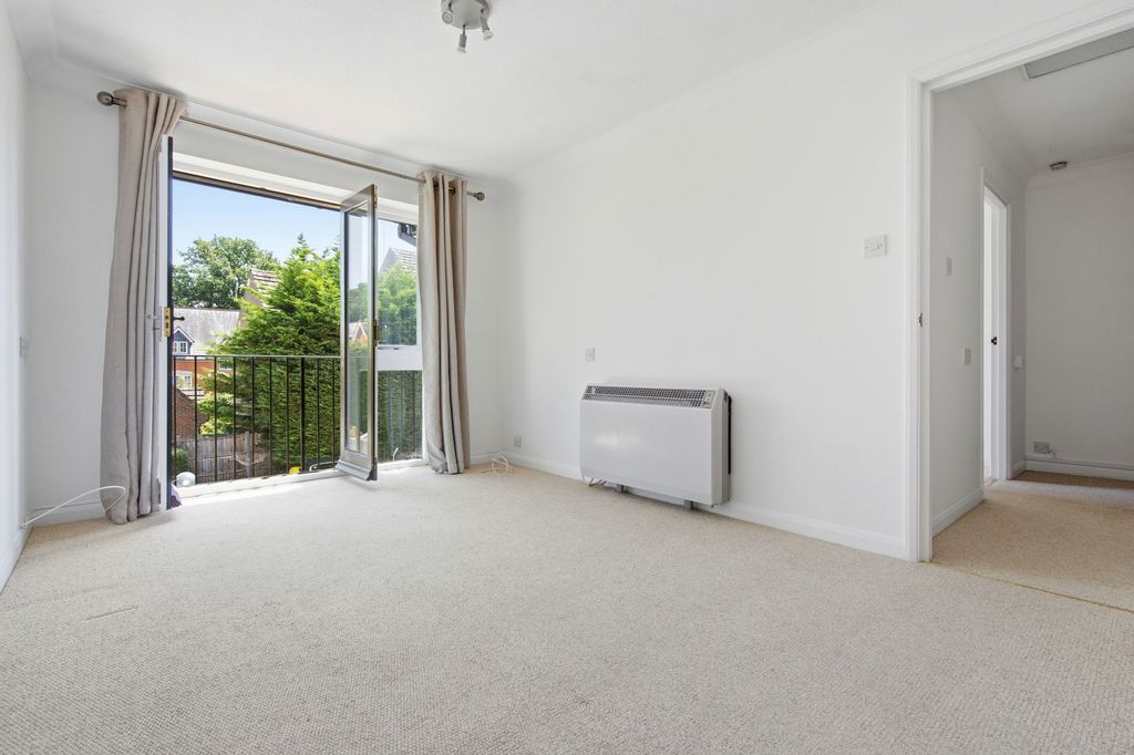 Property photo 3 of 8