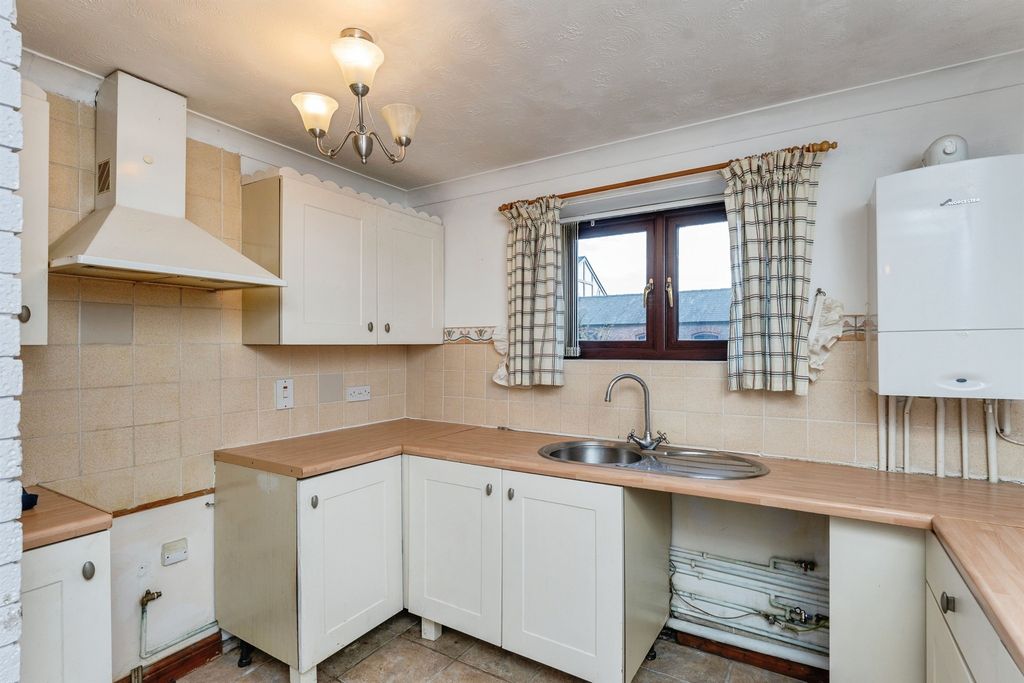 Property photo 2 of 15