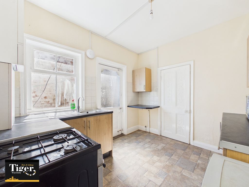 Property photo 3 of 9 Cam03440G0-Pr0644-Still004