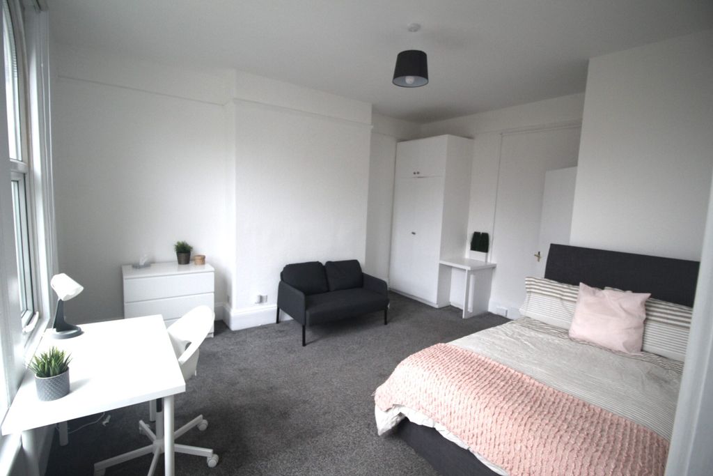 Property photo 2 of 4