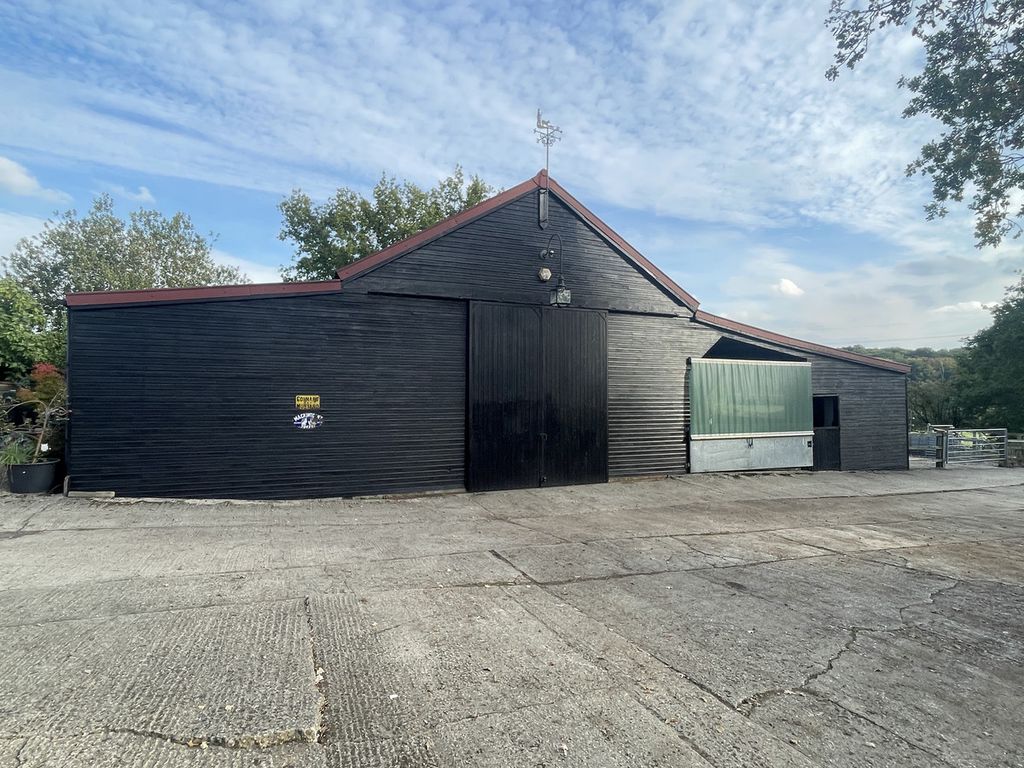 Property photo 1 of 2