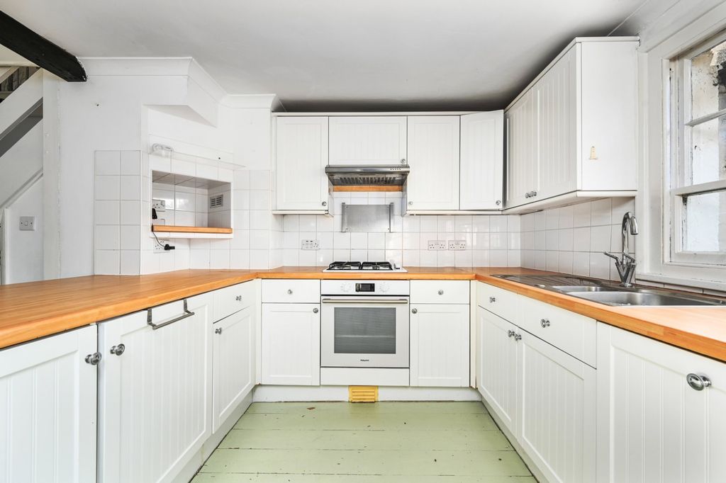 Property photo 2 of 20 Kitchen