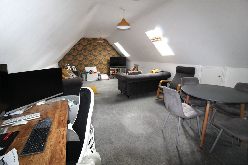 Property photo 3 of 8 Picture No. 05