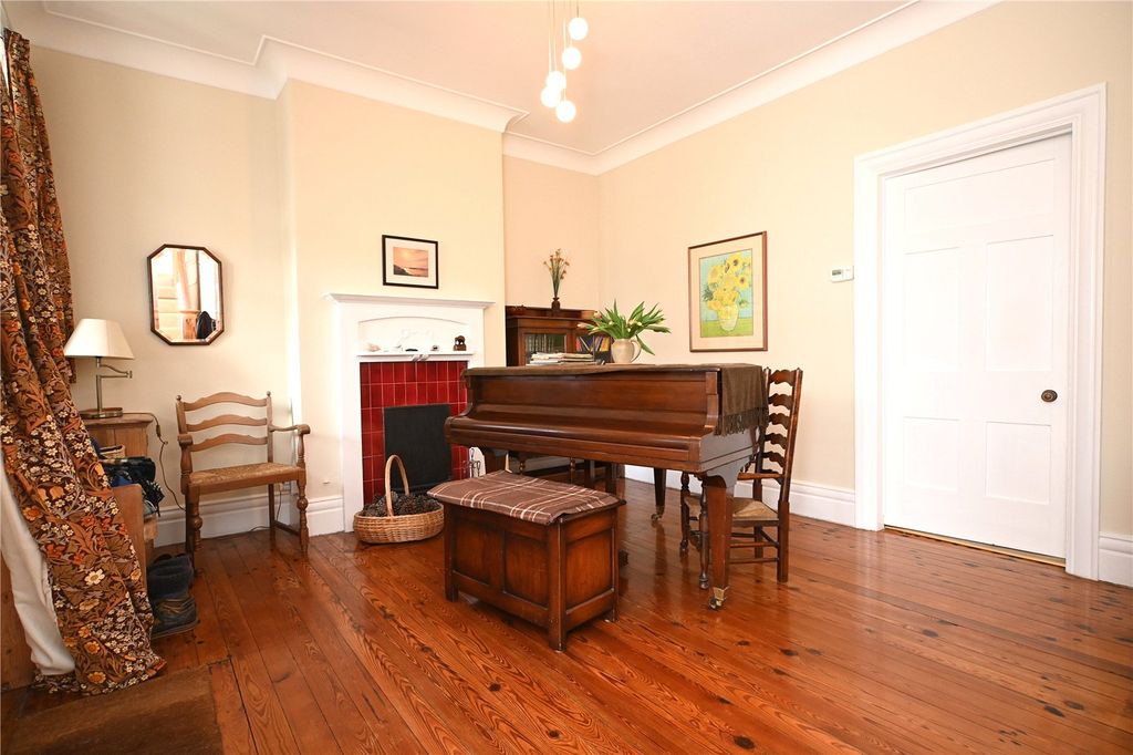 Property photo 2 of 29 Picture No. 03