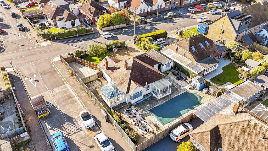 Property photo 2 of 24 76 Salvington Road_002.Jpg