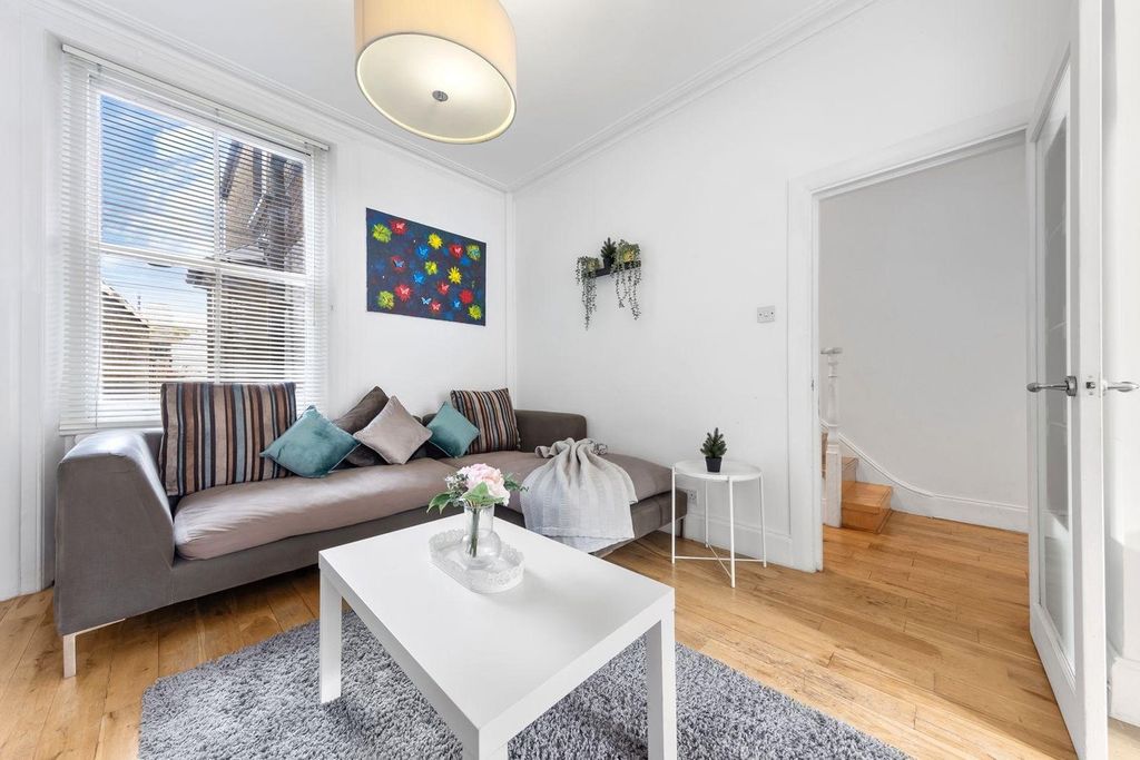 Property photo 3 of 27