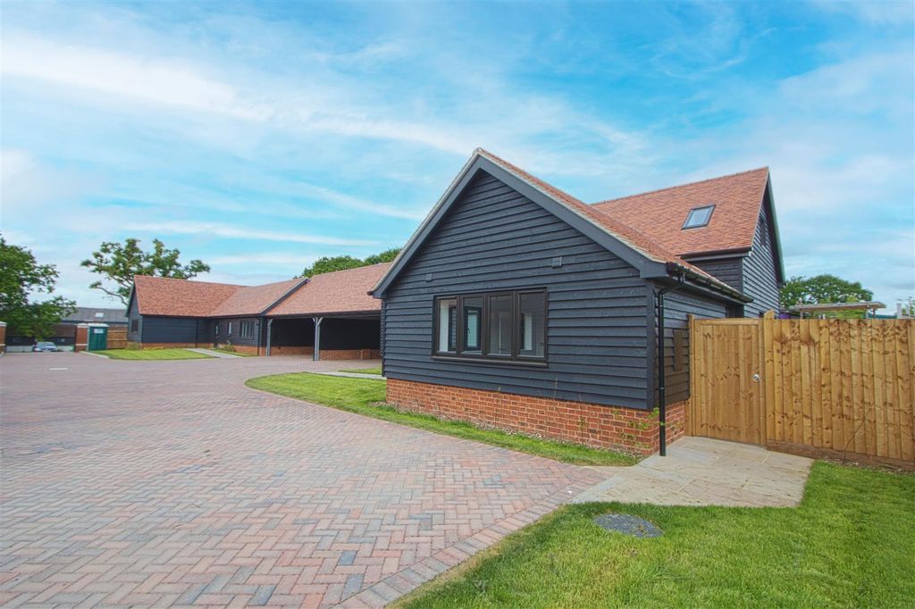 Property photo 2 of 12 Outside1 Copy.Jpg