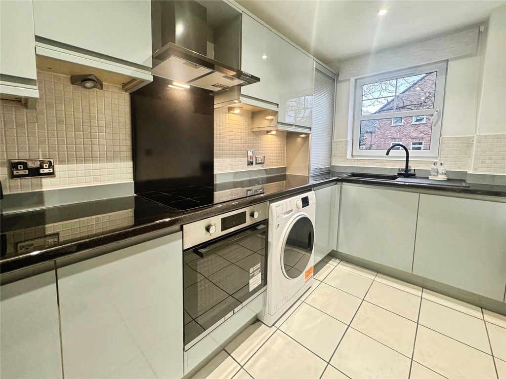 Property photo 3 of 10 Picture No. 04