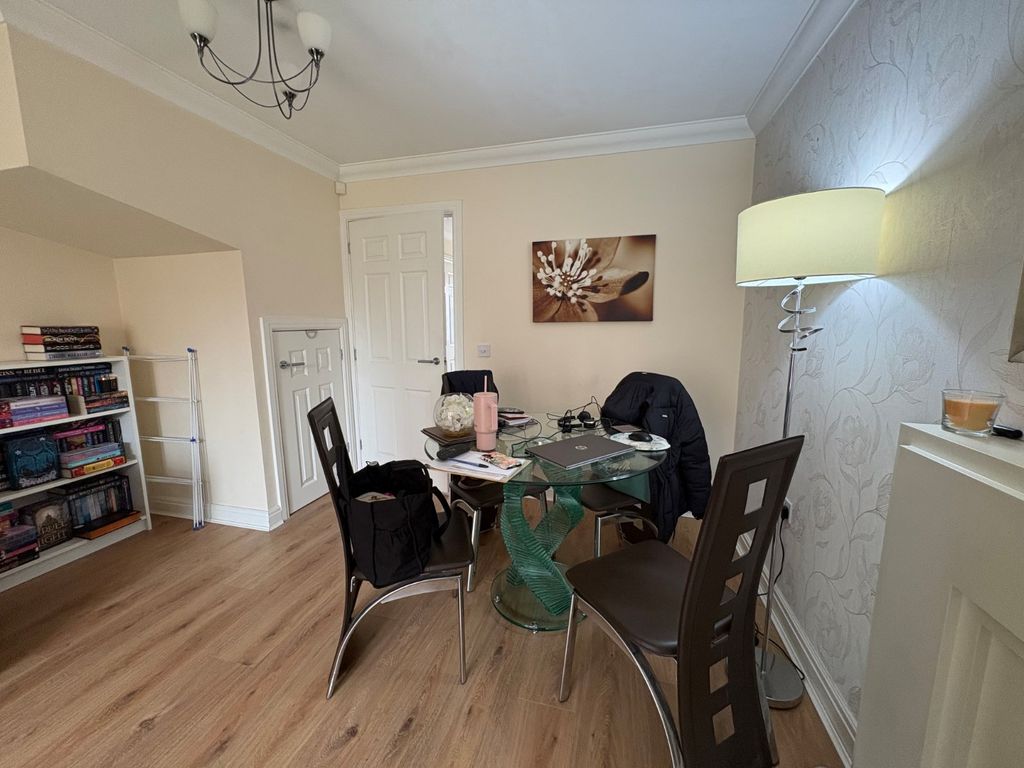 Property photo 3 of 9 Picture No. 06
