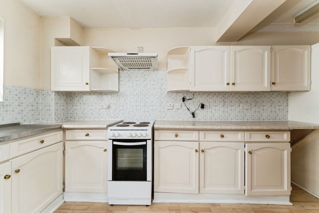 Property photo 3 of 17 Photo