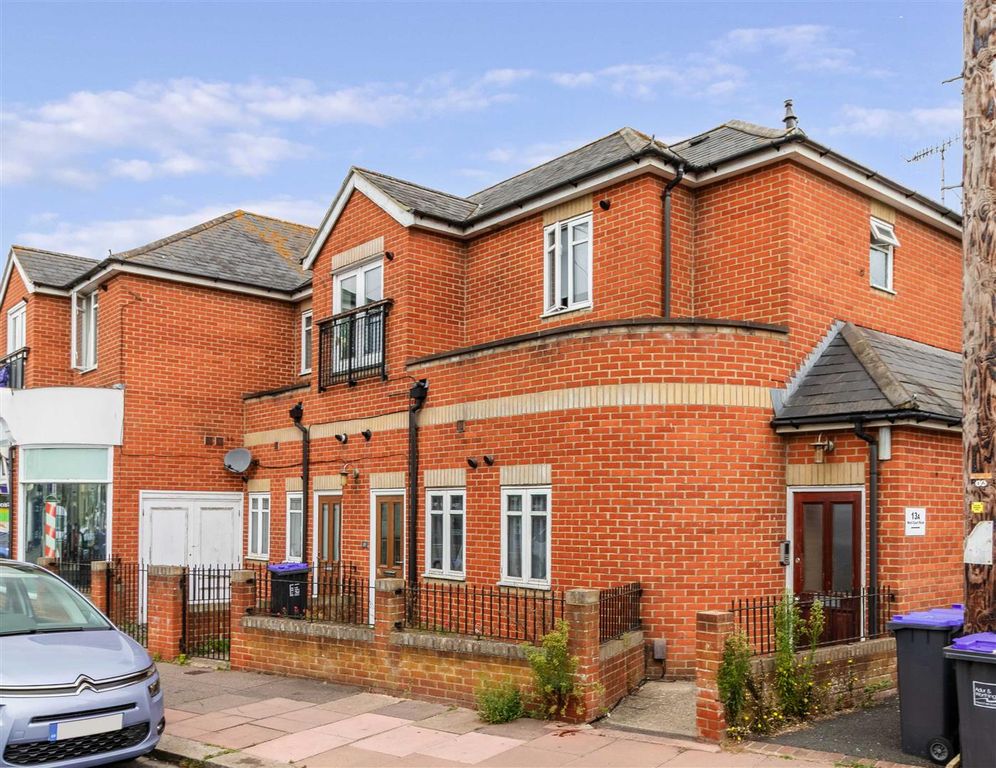 Property photo 1 of 9 Westcourt - Fs.Jpg