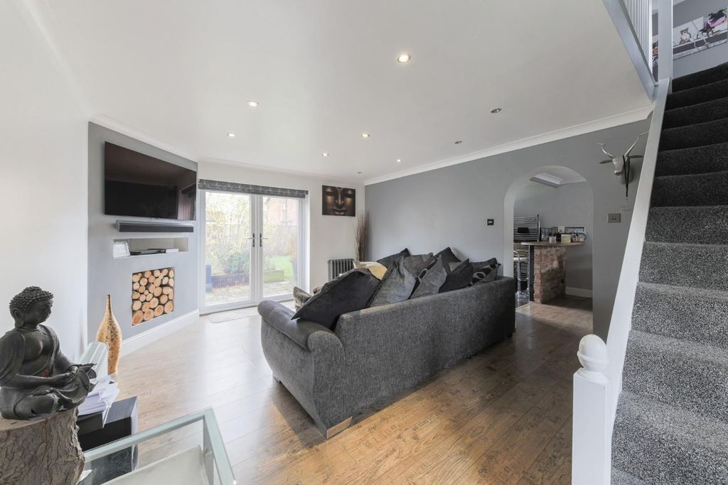 Property photo 2 of 16 Living Room