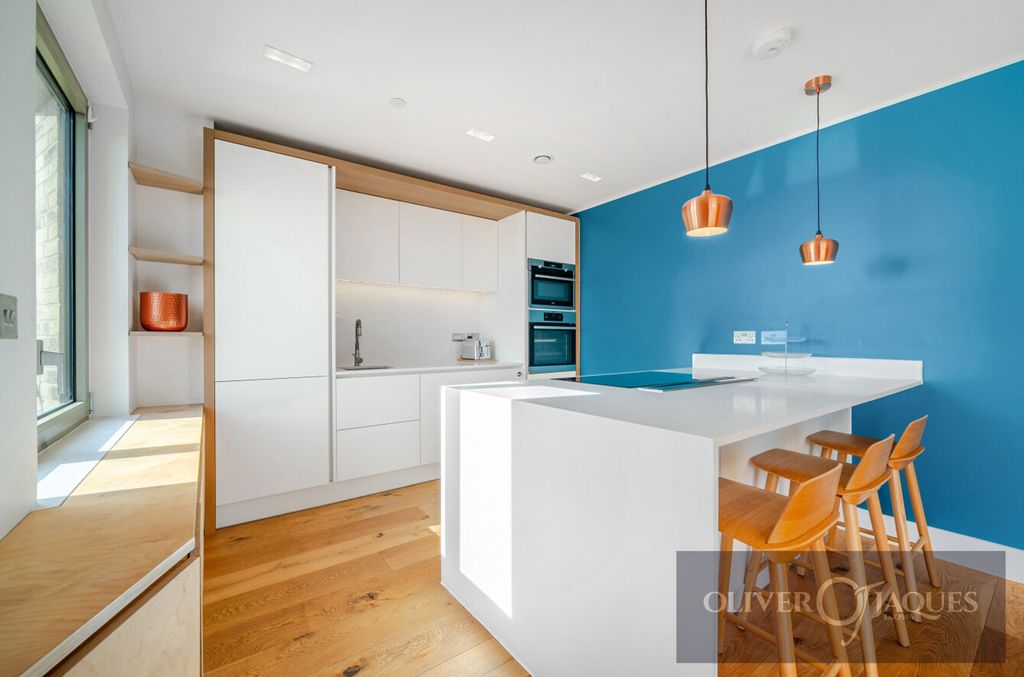 Property photo 3 of 23