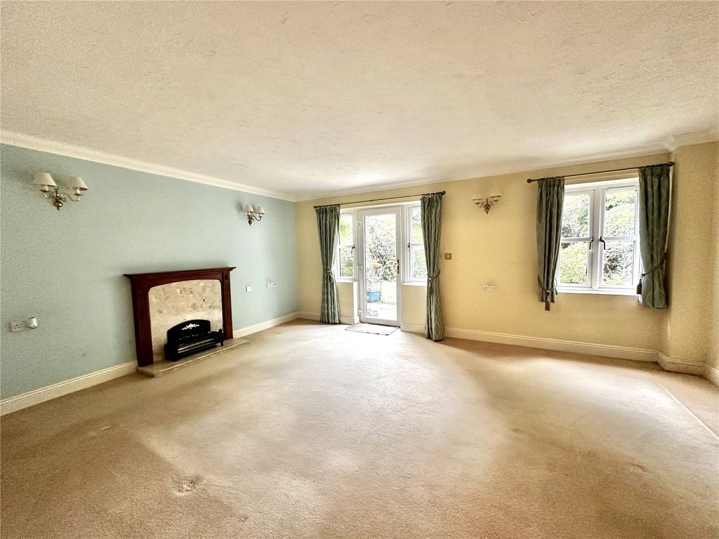 Property photo 3 of 10 Picture No. 12
