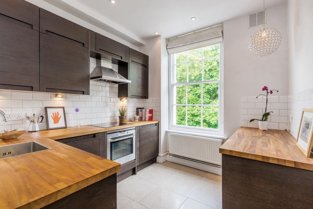 Property photo 2 of 9 Kitchen