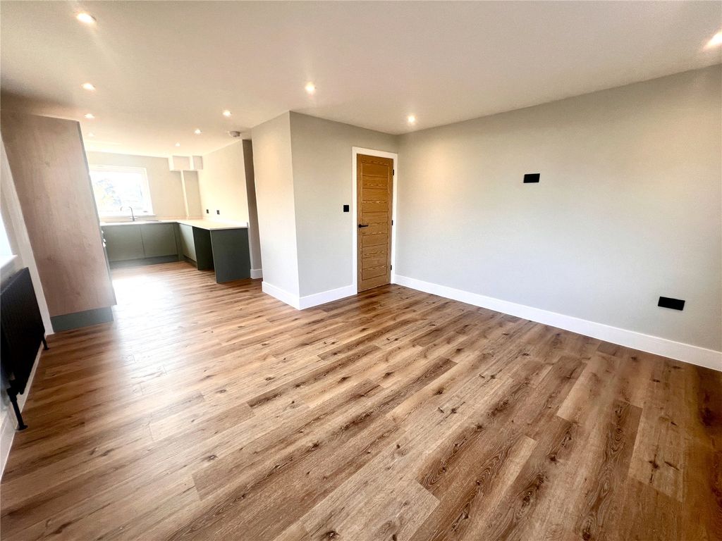 Property photo 3 of 9 Picture No. 04