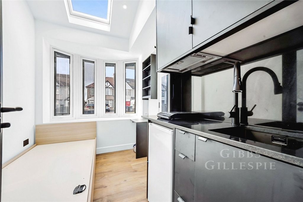 Property photo 1 of 6 Picture No. 14