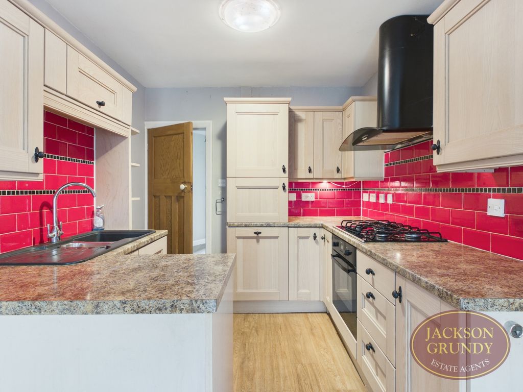 Property photo 2 of 12 Manor Road