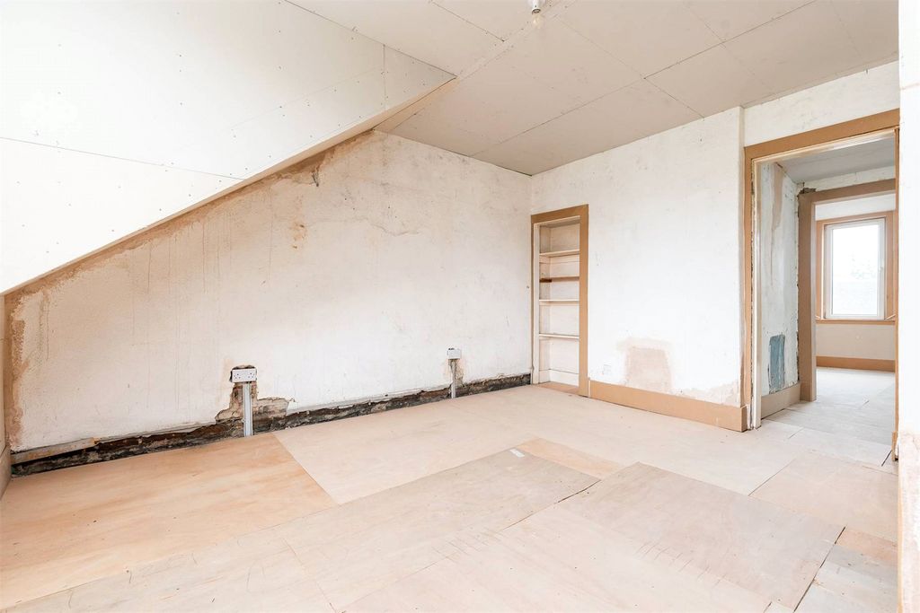 Property photo 3 of 18 Picture No. 04