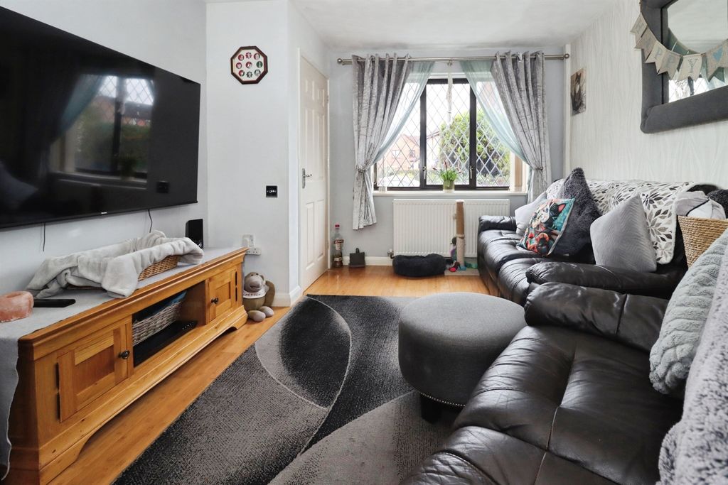 Property photo 3 of 9