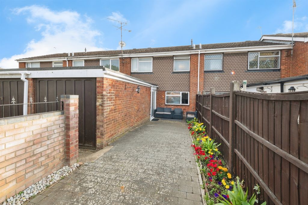 Property photo 2 of 17