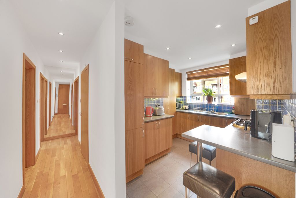 Property photo 2 of 15 Picture No. 12