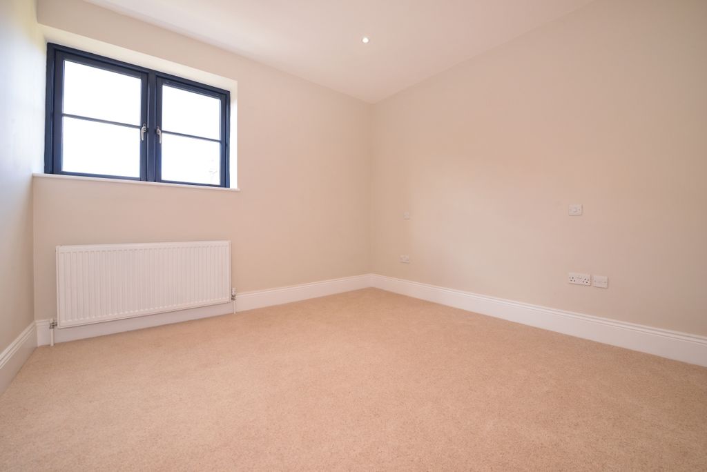 Property photo 3 of 8 216211 (8)