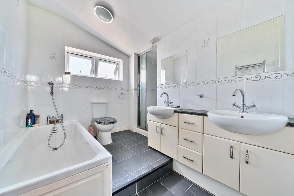 Property photo 3 of 24 Bathroom