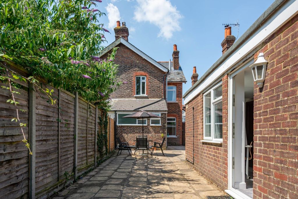 Property photo 2 of 9 Sunny Paved Rear Garden With Outdoor Dining Table,...