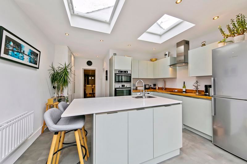 Property photo 3 of 12 Kitchen Breakfast Room (View 2)