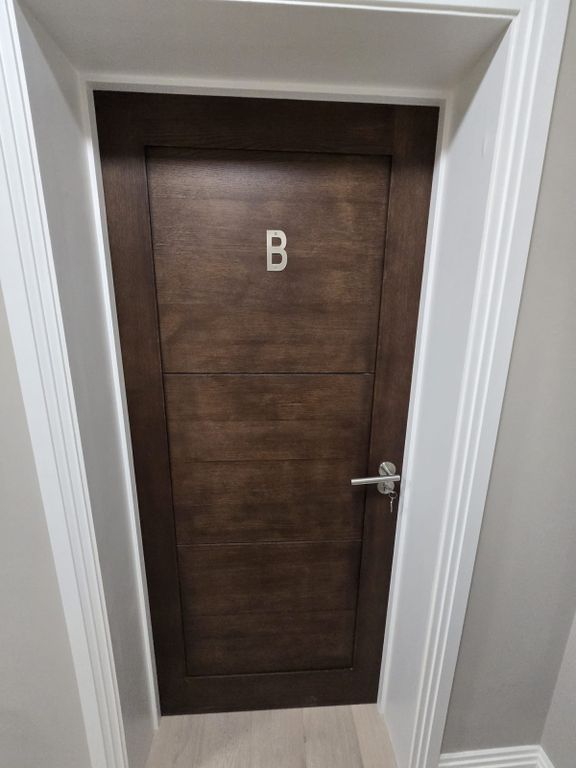 Property photo 1 of 17 Flat To Let