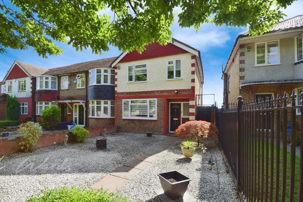 Property photo 1 of 10 Watling Front