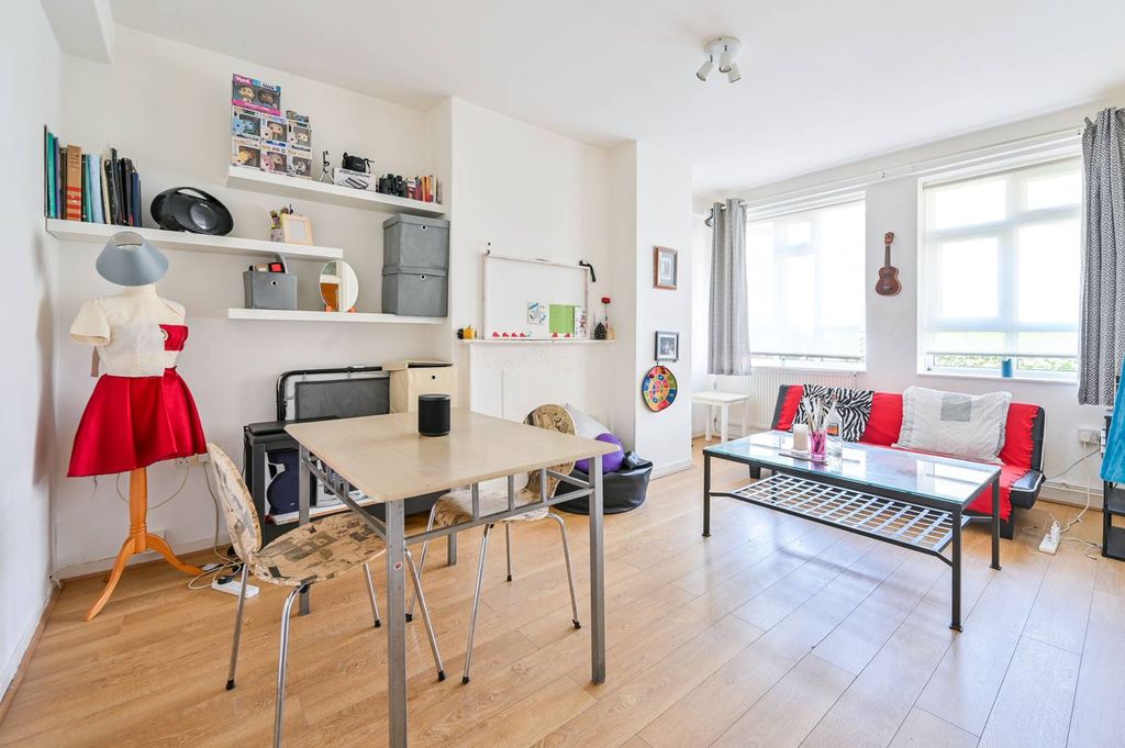 Property photo 1 of 6