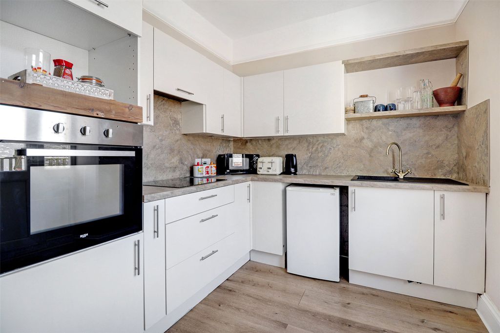 Property photo 3 of 12 Picture No. 04