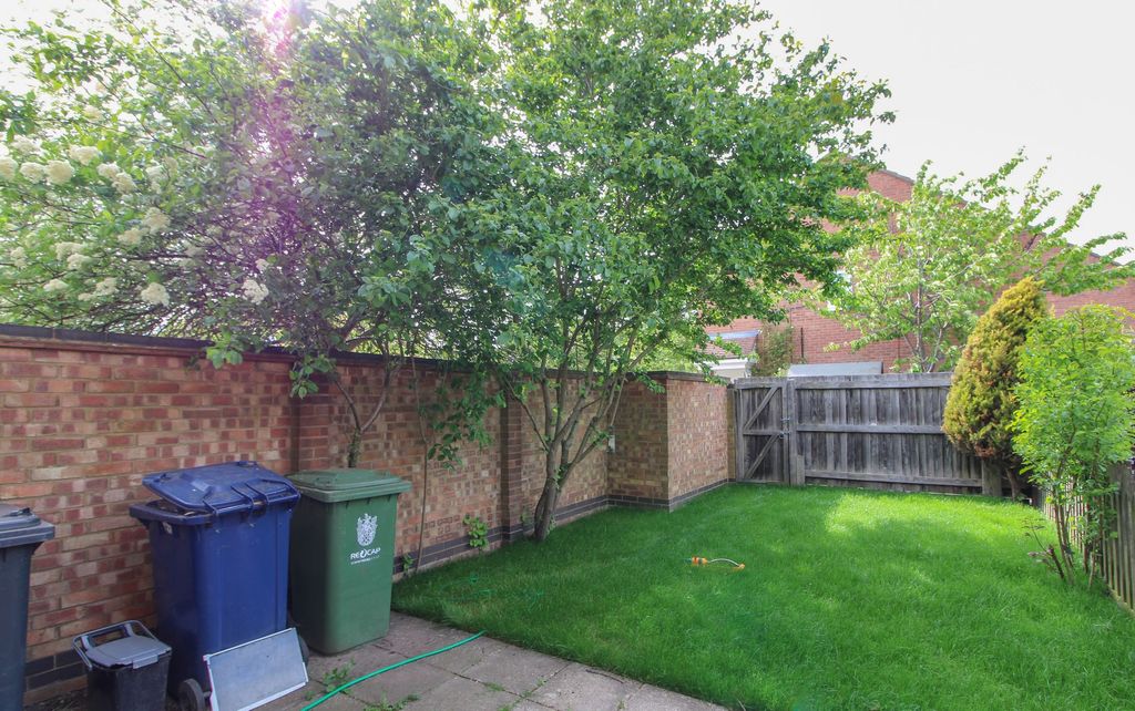 Property photo 2 of 13 Enclosed Rear Garden