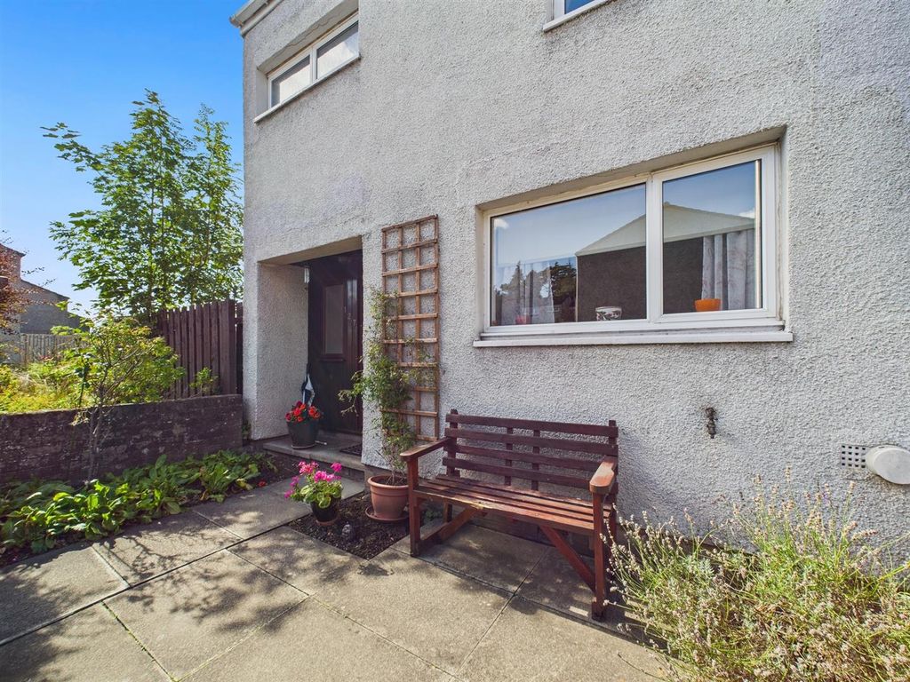 Property photo 2 of 16 Cam01486G0-Pr0851-Still023.Jpg