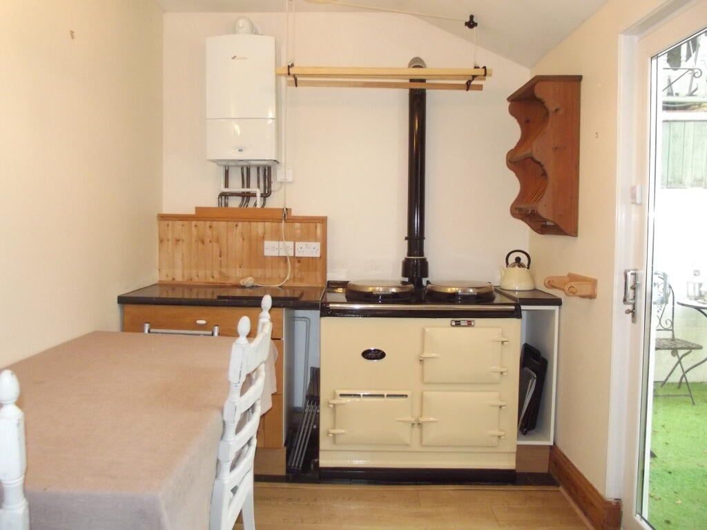 Property photo 3 of 11