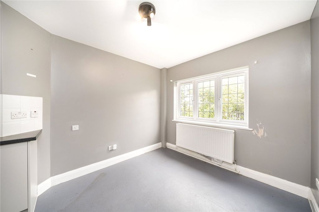 Property photo 3 of 8 Picture No. 10