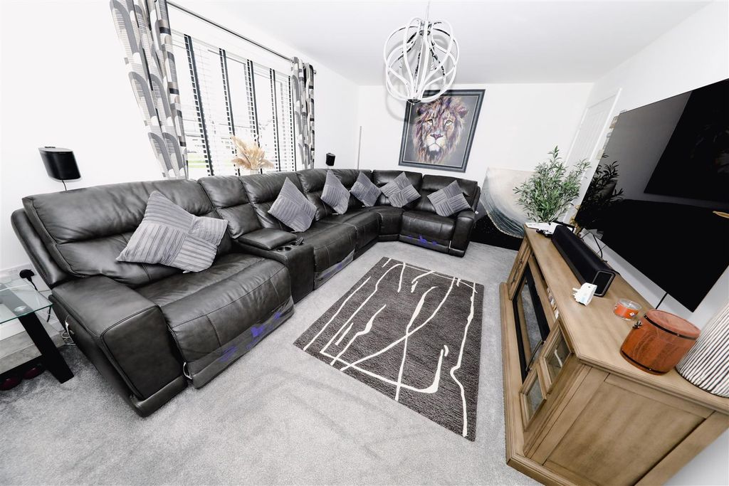 Property photo 3 of 26 J