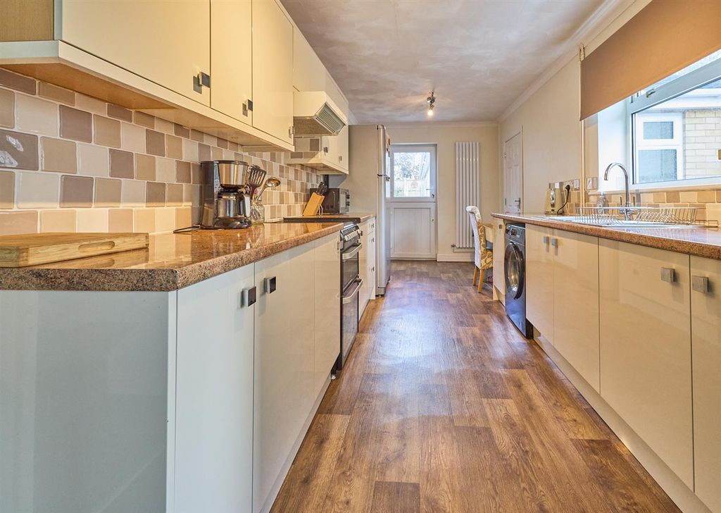 Property photo 2 of 15 Refitted Breakfast Kitchen To Rear