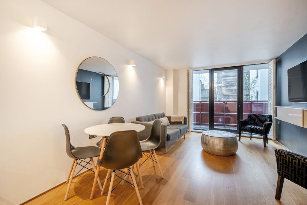 Property photo 2 of 18 1386249-10-692d7d...