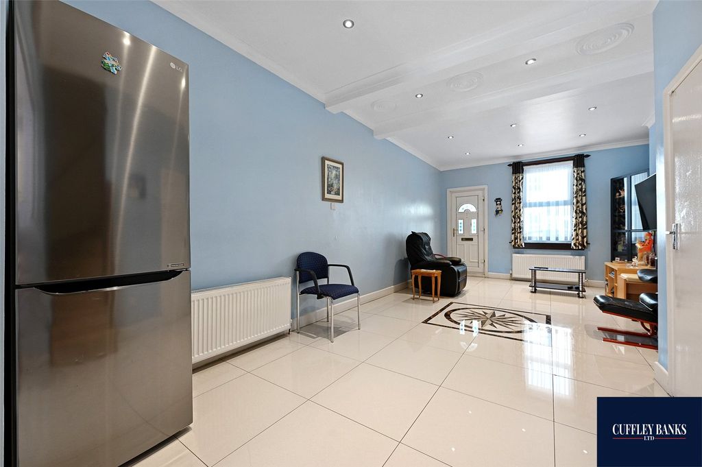 Property photo 3 of 10 Picture No. 04