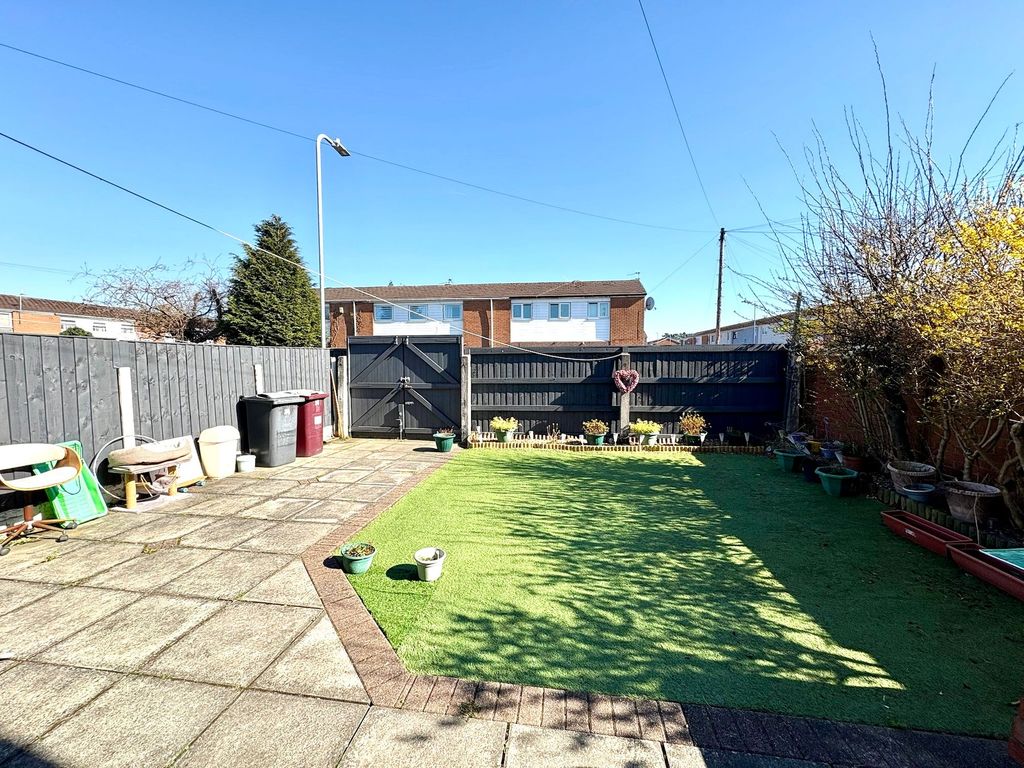 Property photo 2 of 12